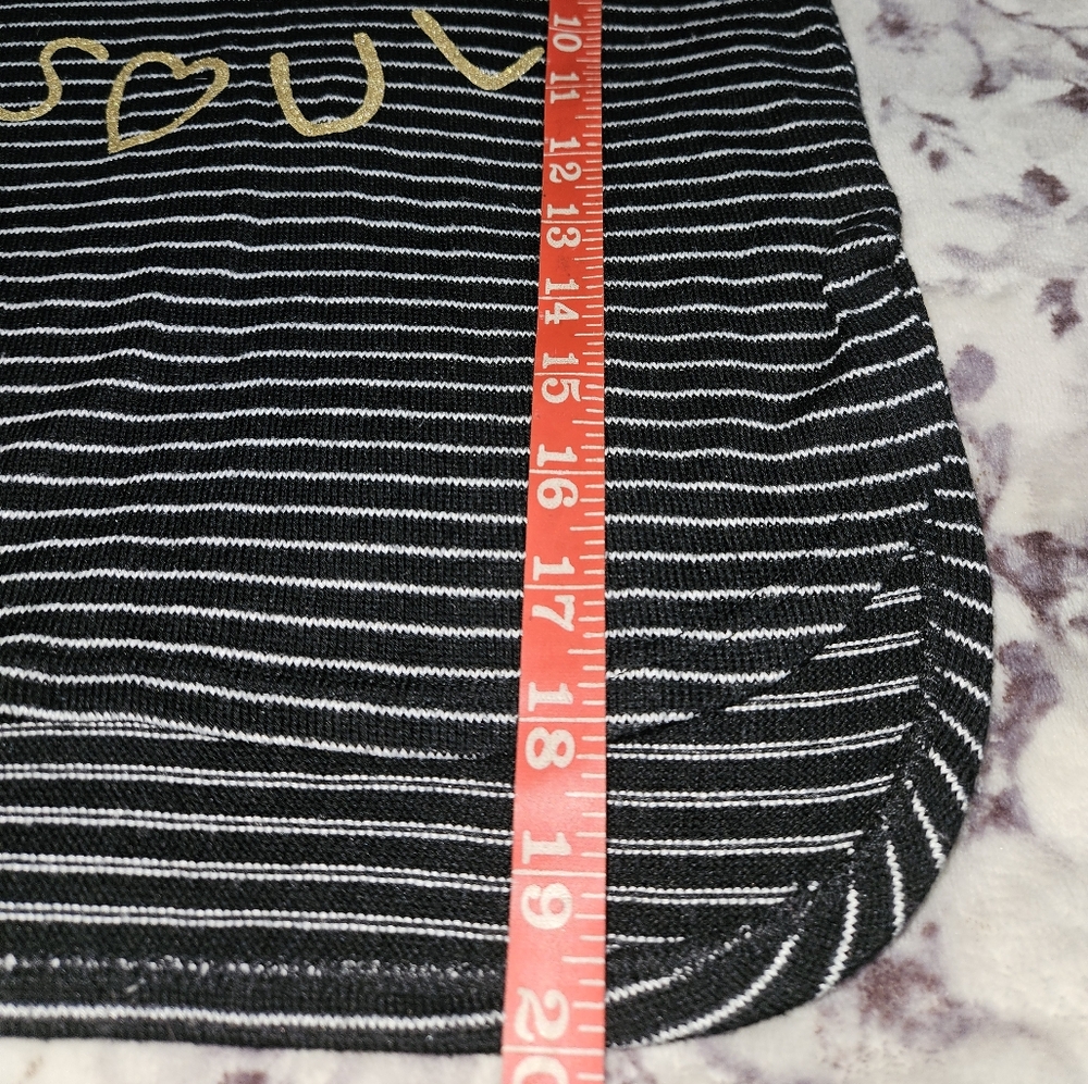 ⚠️Free bundle item- striped shirt - Picture 5 of 7